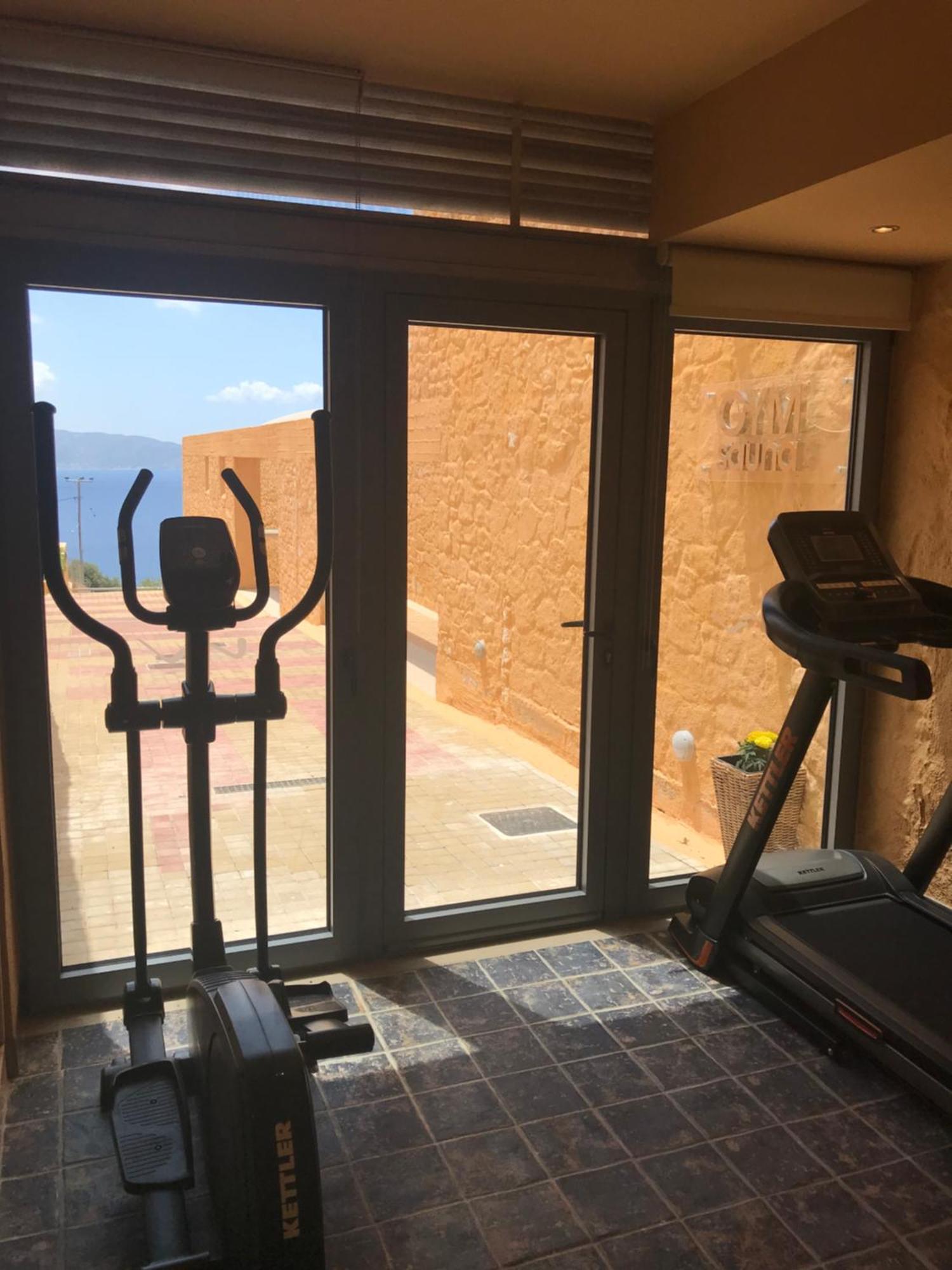 Beachfront Ravdoucha Epavlis Eleni Villa - Pool, Hot Tub, Gym, Sauna, Private Parking, Wifi Chania  Exterior photo