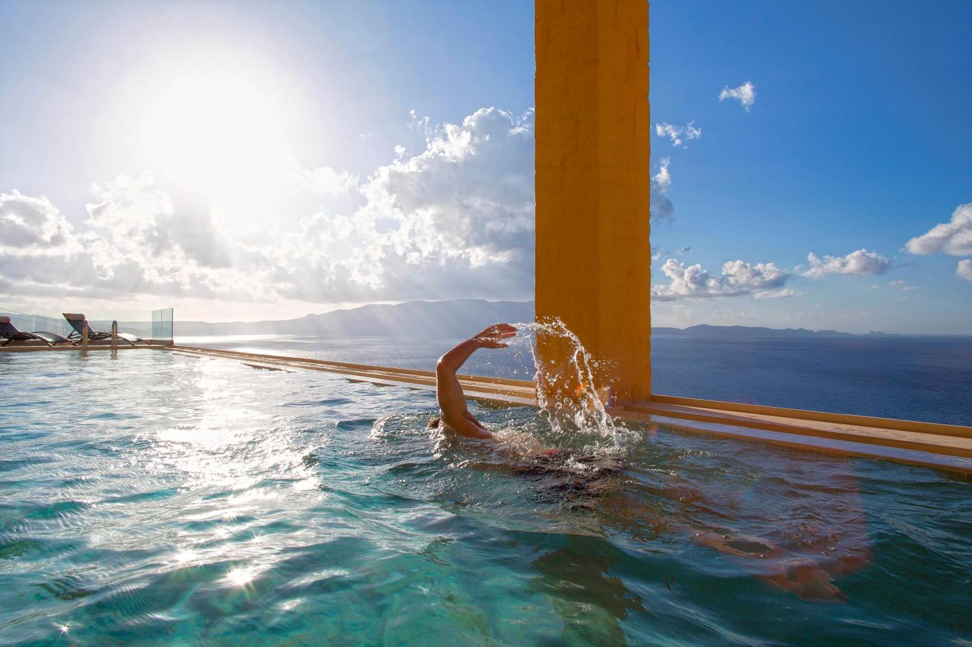 Beachfront Ravdoucha Epavlis Eleni Villa - Pool, Hot Tub, Gym, Sauna, Private Parking, Wifi Chania  Exterior photo